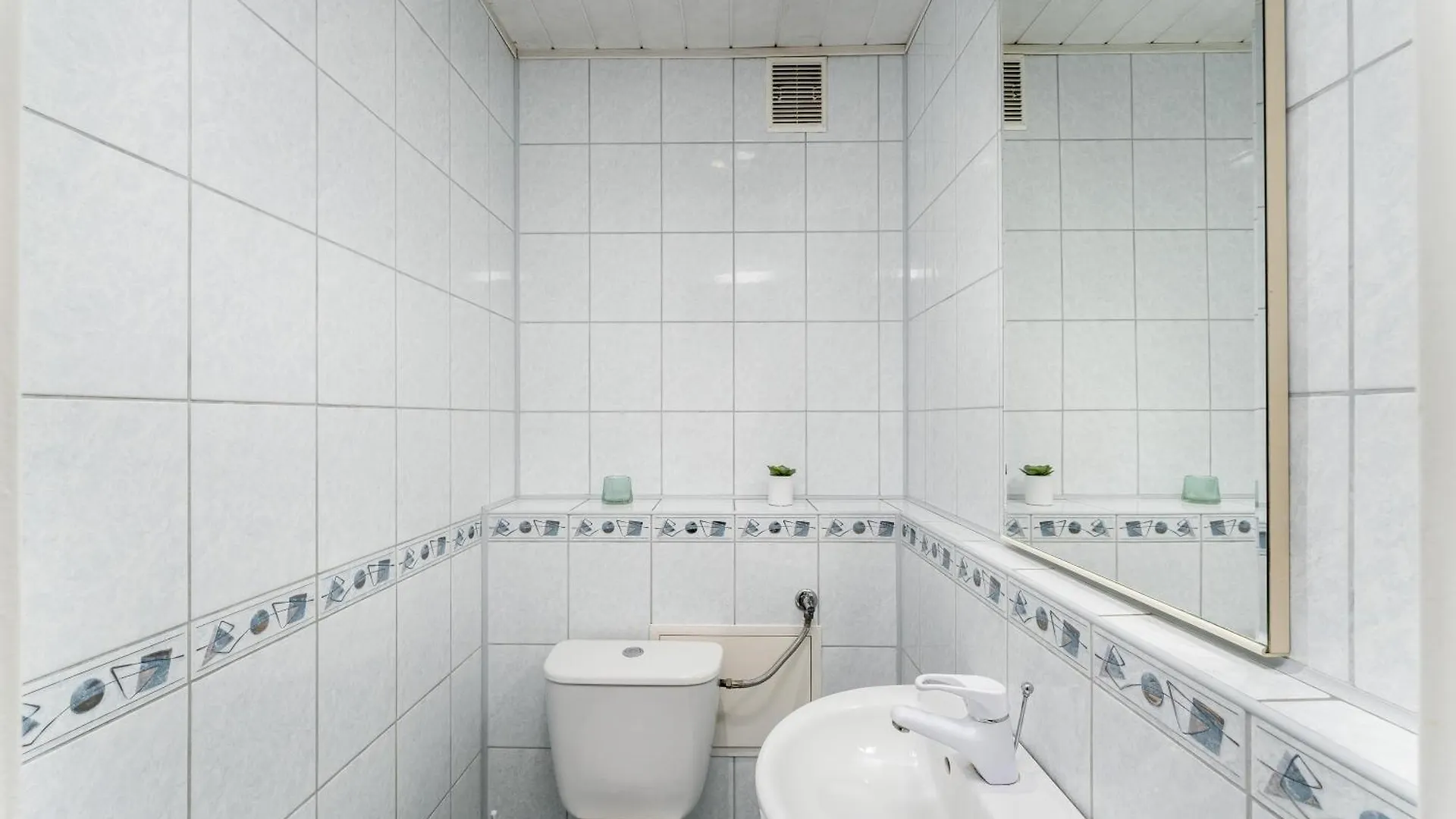 Park Zakrzowek Spacious Apartment Krakow Poland